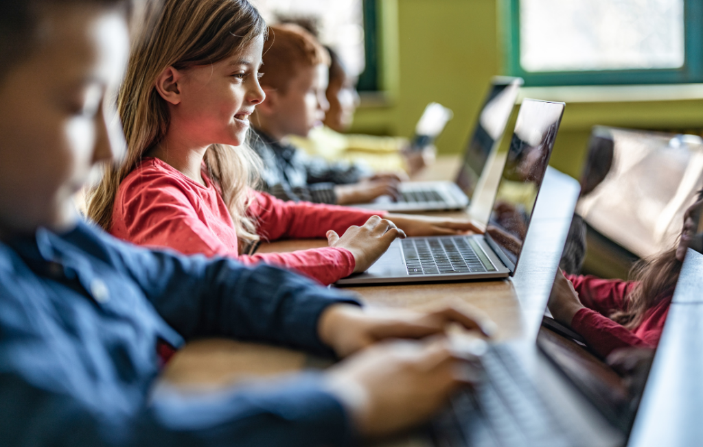 Jak mądrze korzystać ze sztucznej inteligencji - sztuczna inteligencja